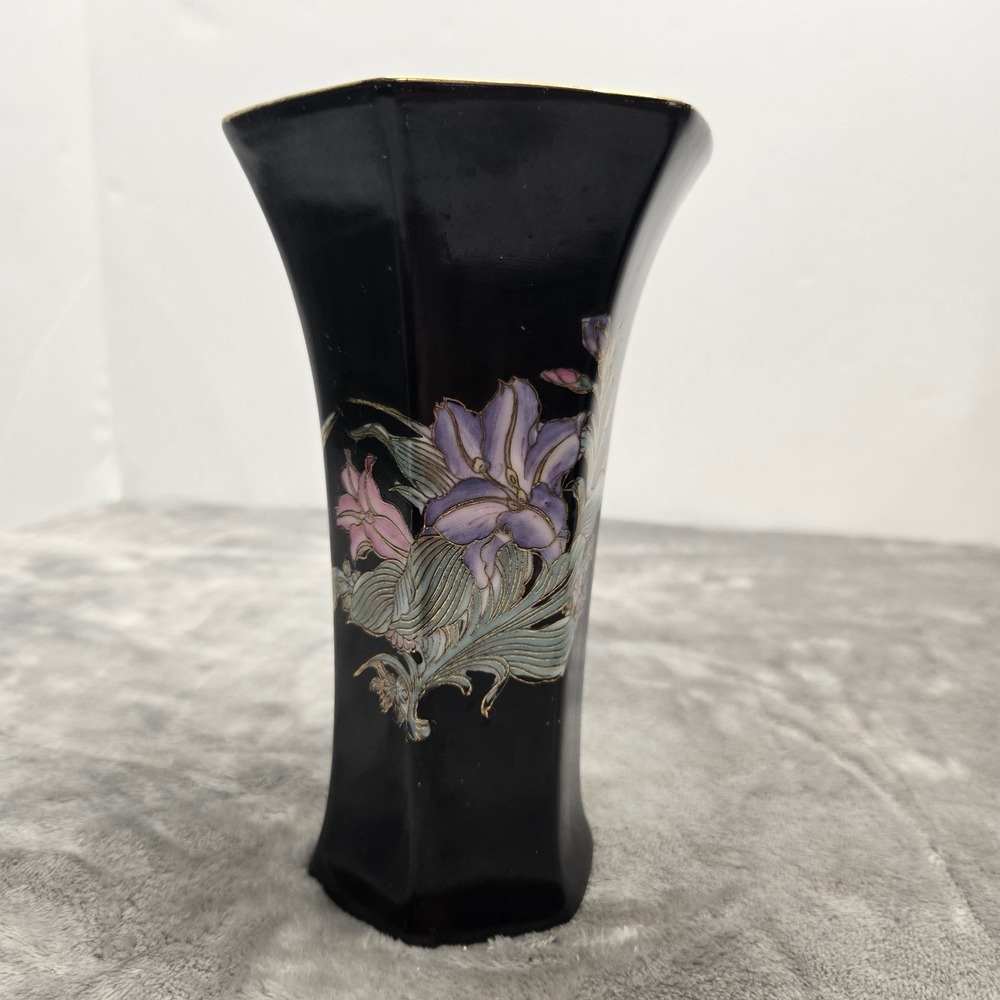 Toyo Macau Black Porcelain Hexagonal Floral Vase Purple Lily Gold Trim K315